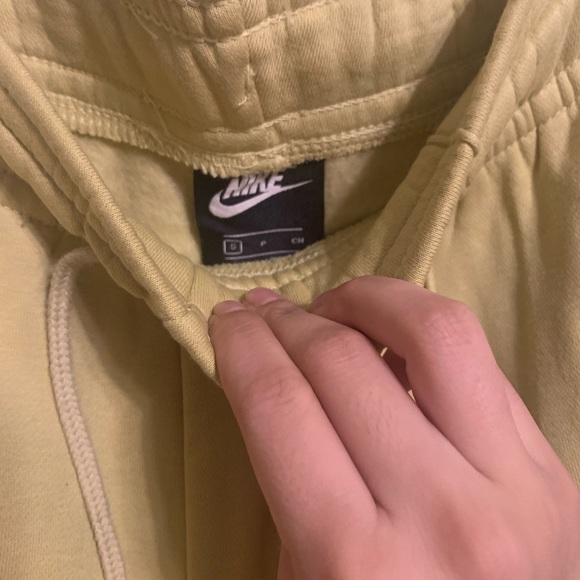 Nike Yellow pants - Picture 3 of 3